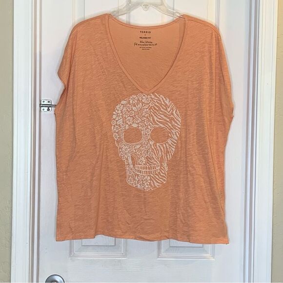 Torrid Relaxed Fit Cotton Modal Slub Dolman Tee Skull Floral Design Size 1X - Picture 1 of 9